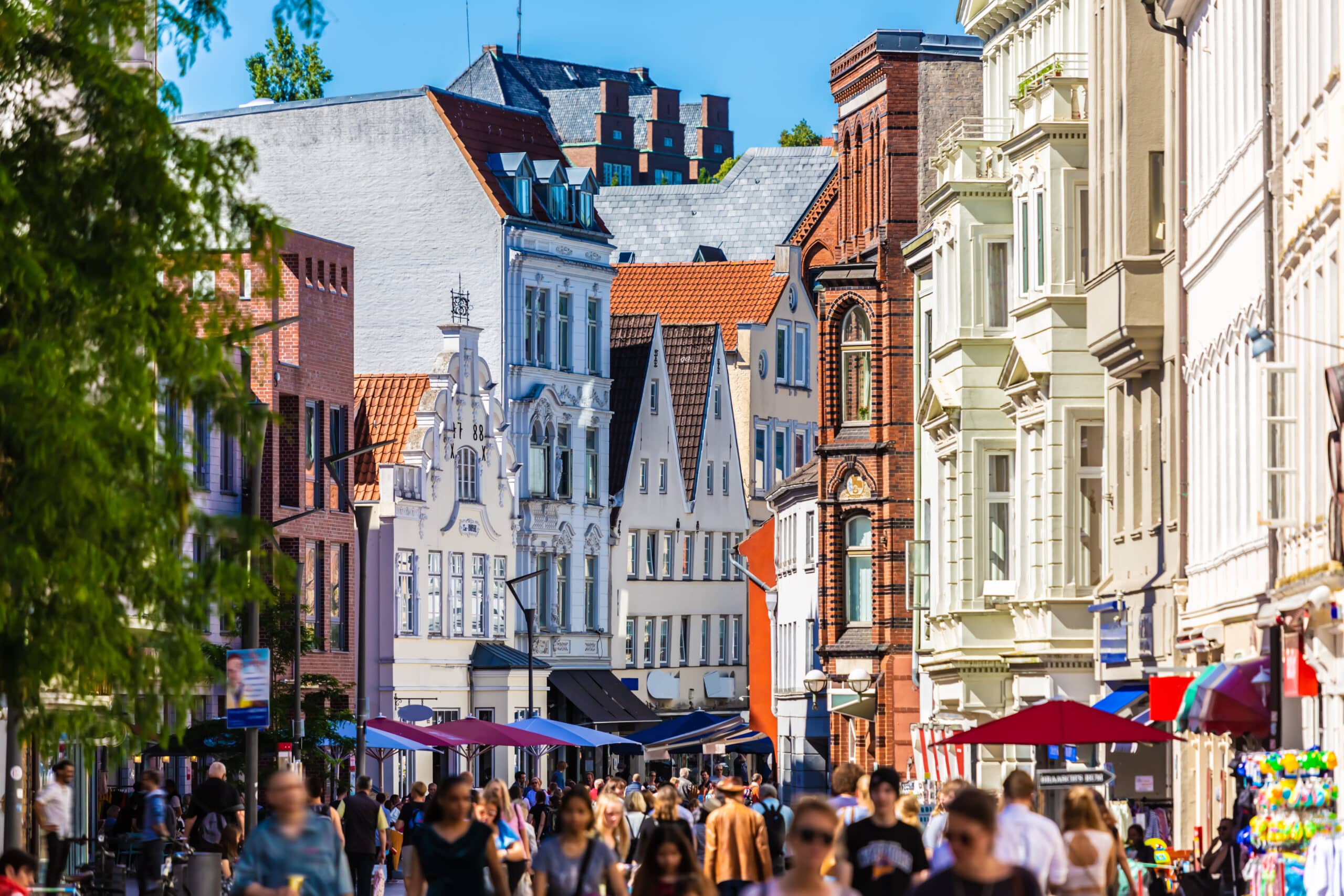 Luftaufnahme der Innenstadt von Flensburg – Standortumfeld der HOLM 7 Handelsimmobilie